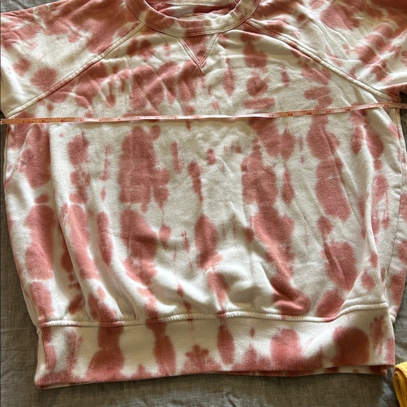 Loft Tie-Dye Lounge Set - Pink and White - Picture 13 of 14